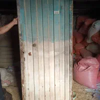 در اهنی یک لنگ فروشی