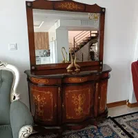 کنجه و آینه کنسول