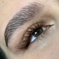 اکستنشن و لیفت ابرو با تخفیف ویژه درهشتگرد