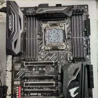 تعدادی مادربرد گیمینگ ، واتر کولر ، رم ، قاب کیس