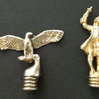 قطعه رزوه دار مرد و عقاب برنجی عتیقه