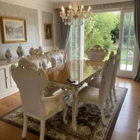 مبل ست با میز نهار خوری و ویترین