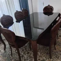 میز ناهار خوری ۸ نفره بسیار تمیز با شیشه ۶ میل