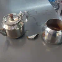 دوعدد قوری استیل نیاز به تعمیر