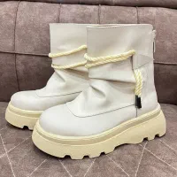 نیم بوت کفش|کیف، کفش، کمربند|رشت, یخسازی|دیوار