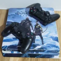 دو دستگاه  PS4  کپی خور دو دسته ۵۰۰ گیگ