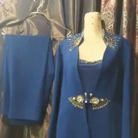 یک دست کت و شلوار مجلسی ویک پیراهن کوتاه