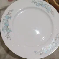 ظروف آشپزخانه نو تمیز هستن