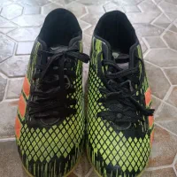 کفش فوتبالی|تجهیزات ورزشی|اقبالیه, |دیوار