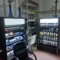 قفسه و ویترین مغازه