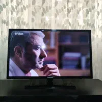 تلوزیون ۳۲اینچ سامسونگ و میز تلوزیون