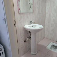 روشویی با شیرآلات سالم و توالت فرنگی