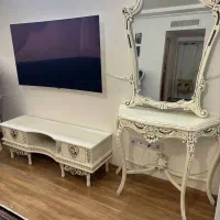 آینه و کنسول و میز تی وی