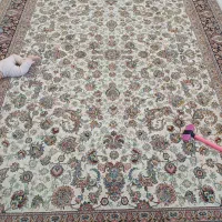 فرش کاملا نو ب علت جا به جایی فروش میرسد