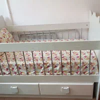 تخت گهواره ای نوزاد در حد نو