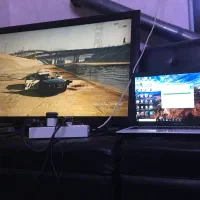 PS4 و دو عدد تلویزیون