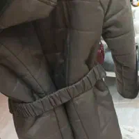 کاپشن|لباس|رشت, معلم|دیوار