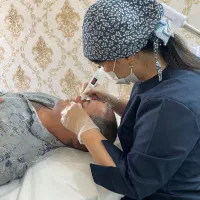 خالبرداری بدون درد و خونریزی در کلینیک زیبایی