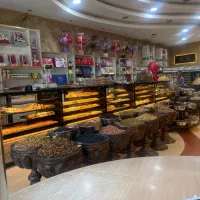 فروشنده خانم نیمه وقط