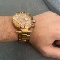 ساعت طلایی خوشگل (برند)