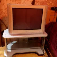 تلویزیون سامسونگ و میز تلویزیون mdf