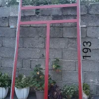 دو  مورد پنجره  فلزی سالم