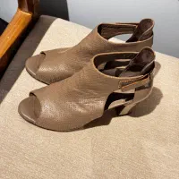 کفش چرم طبیعی زنانه ۳۹|کیف، کفش، کمربند|ساری, |دیوار