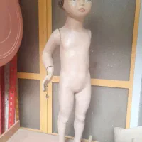 تعدادی مانکن بچه گانه