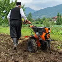 شخم‌زنی سریع و حرفه‌ای با موتور ۱۳ اسب