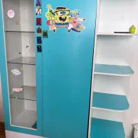 کمد کودکسالم و تمیز همراه باویترین وعسلی