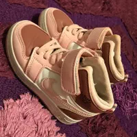 تعدادی کفش دخترانه|کفش و لباس بچه|تهران, شهرک کوهسار|دیوار