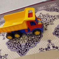 کامیون نو با کارتون