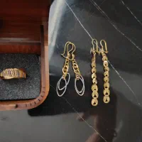 دو جفت گوشواره و یک انگشتر