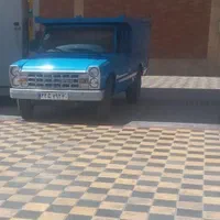 راننده همراه با وانت نیسان