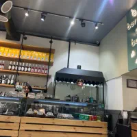 فروشنده فقط خانم