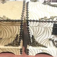 یک جفت جعبه لوازم آرایش