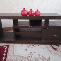 میز زیر تلویزیون