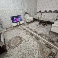 یک عدد فرش ۱۲متری و دوعدد فرش ۹متری در حد نو