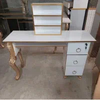 میز کاشت ناخن