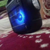 اسپیکر . چراغ قوه دار سایز بزرگ . بلوتوثی.