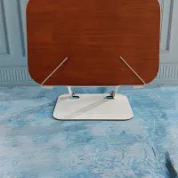 نگهدارنده کتاب و لب تاپ