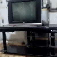 تلویزیون  و  زیر تلویزیونی