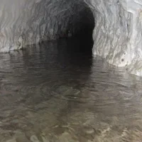 یک حلقه قنات به همراه حدود دو نیم هکتار زمین