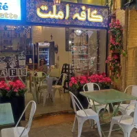 استخدام نیرو در کافه