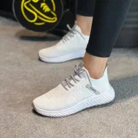 فروش یکجا ویترین همراه کل اجناس|کیف، کفش، کمربند|قائن, |دیوار