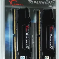 فروش دو تا RAM کامپیوتر 8GB DDR4 با فرکانس 4000MHz