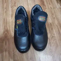 فروشی|کیف، کفش، کمربند|رشت, کوی جام جم|دیوار