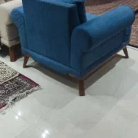 2عدد مبل تک نفره به فروش خاطر کمبود جا