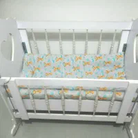 تخت گهواره ای نوزادهمراه تشک تمیز