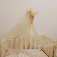 تخت کنارمادر نو